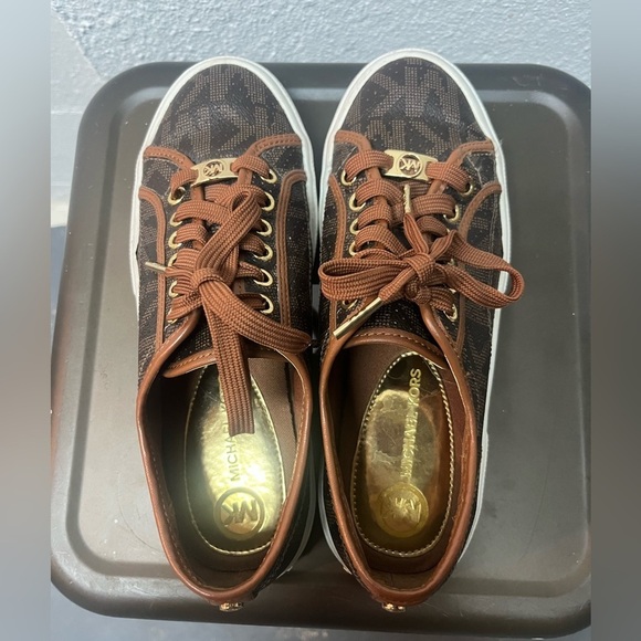 Michael Kors Brown Sneakers with Gold Accents. Size 7 - Picture 5 of 8